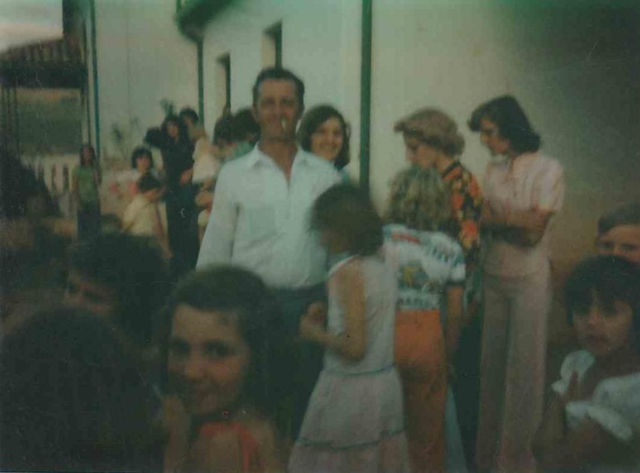 Encontro de família em uma fotografia antiga